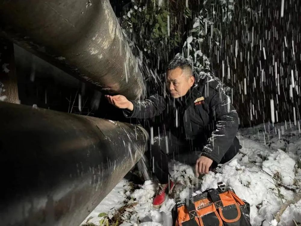 热水供暖机_热水供暖设备_供暖热水机组安装示意图