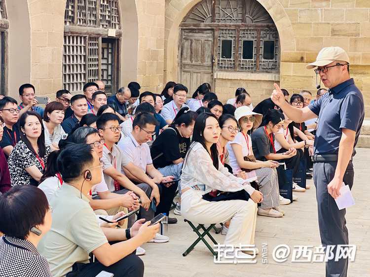 新闻采访图片_新闻采访图片素材_新闻采访图片模板